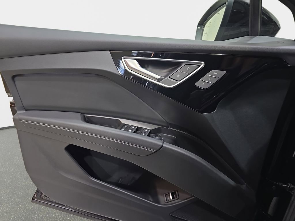 New 2026 Audi Q4 e-tron Premium image 27