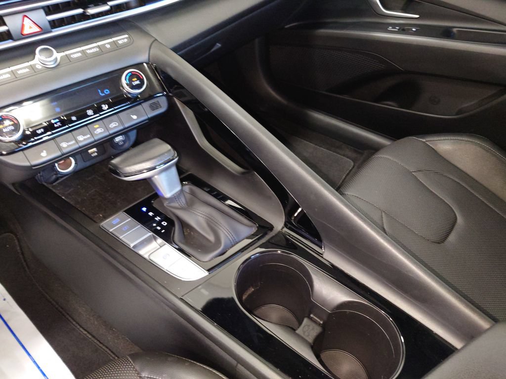 Certified 2023 Hyundai Elantra Limited FWD image 25