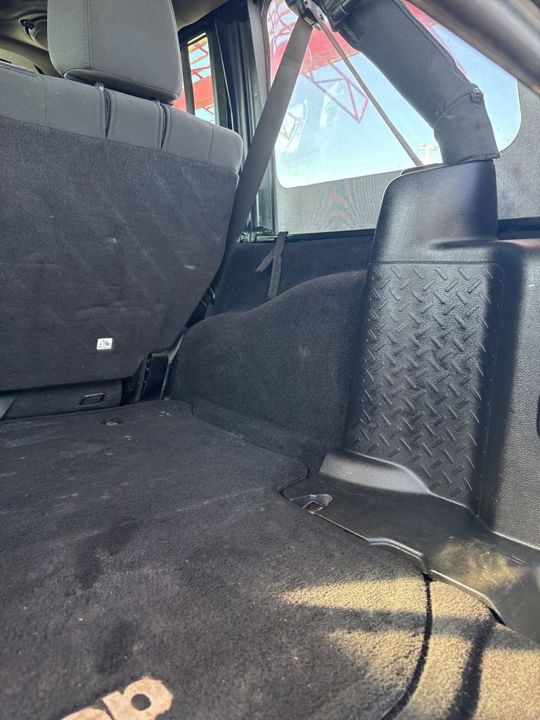 Used 2012 Jeep Wrangler Unlimited Sport image 18