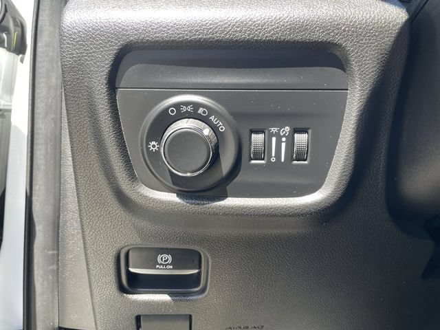 Used 2023 Jeep Grand Cherokee L Laredo AWD/4WD image 34