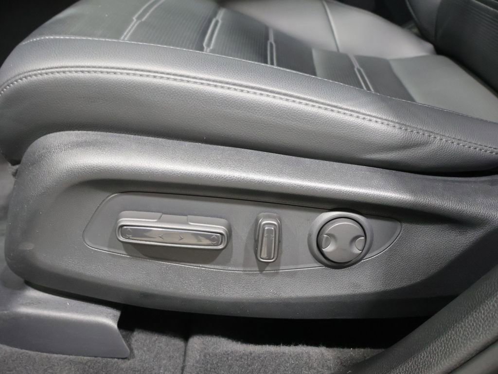 Used 2024 Honda CR-V EX-L image 12