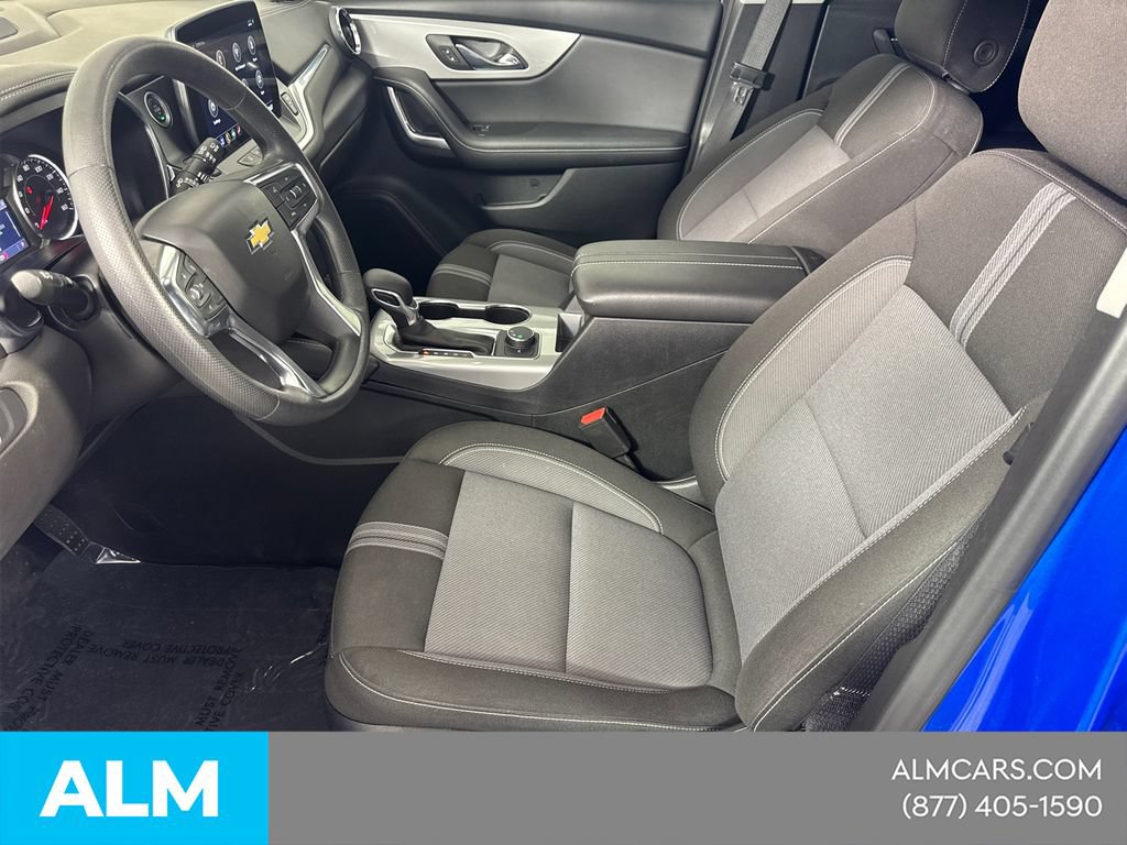 Used 2025 Chevrolet Blazer LT FWD image 11