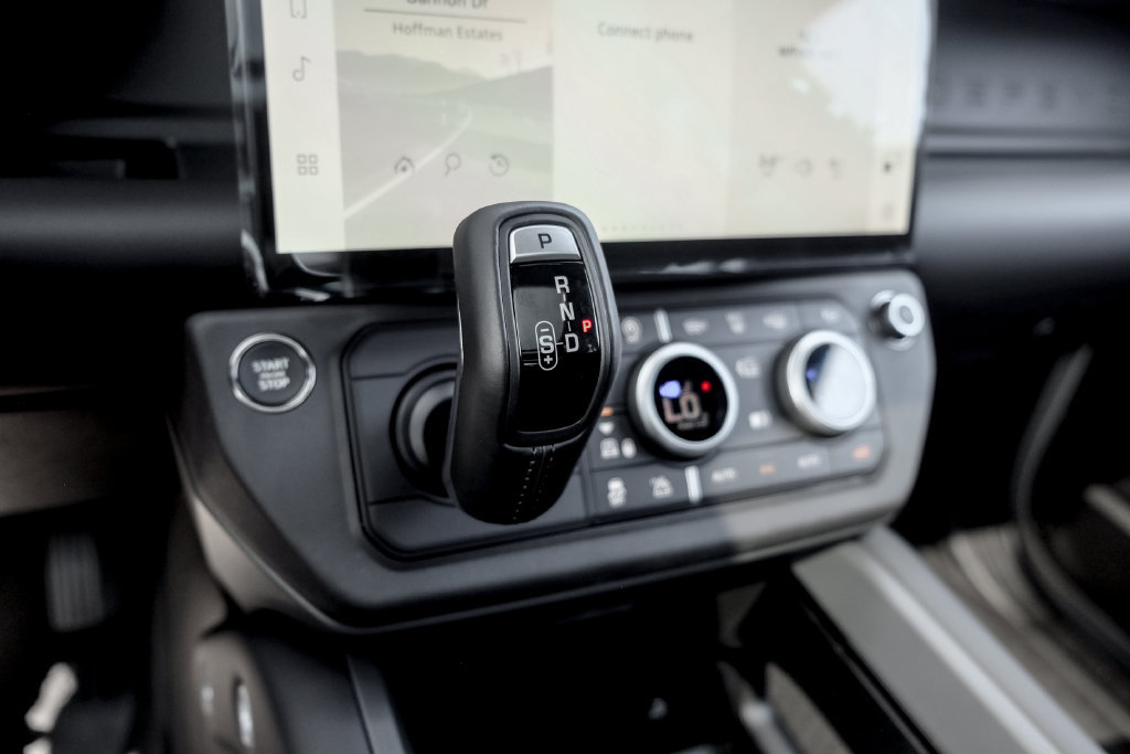 New 2026 Land Rover Defender 130 X-Dynamic SE AWD/4WD image 15