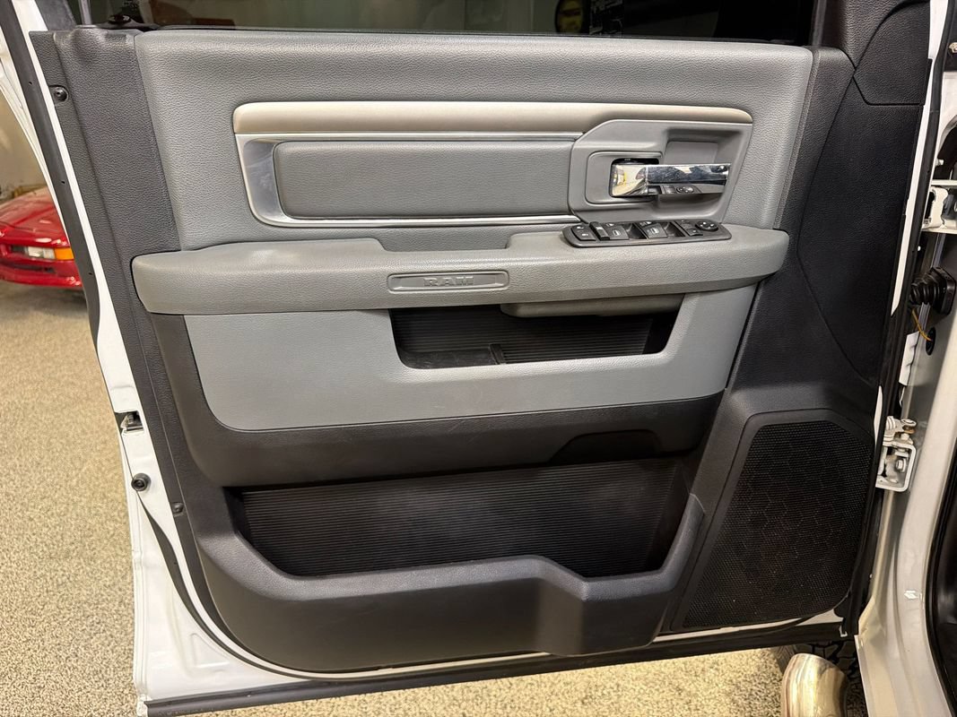 Used 2018 RAM 3500 SLT AWD/4WD image 30