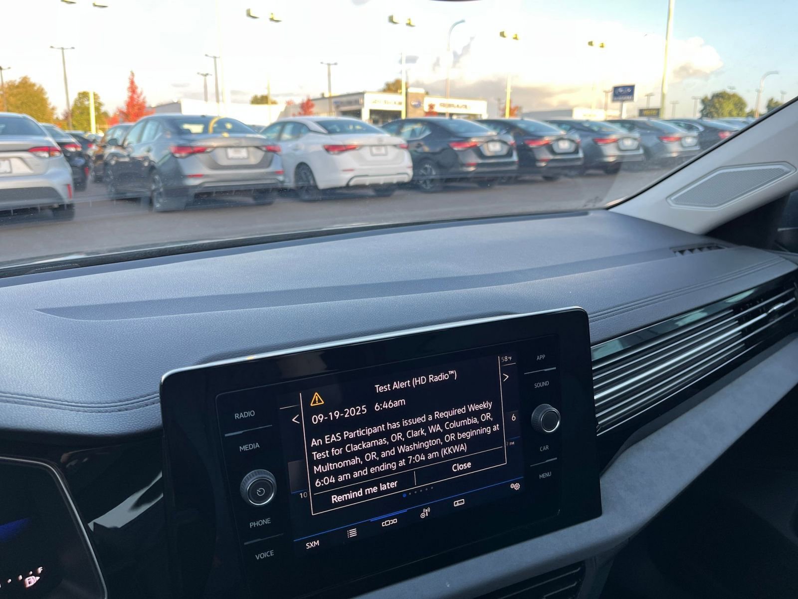 Used 2025 Volkswagen Jetta SE image 18