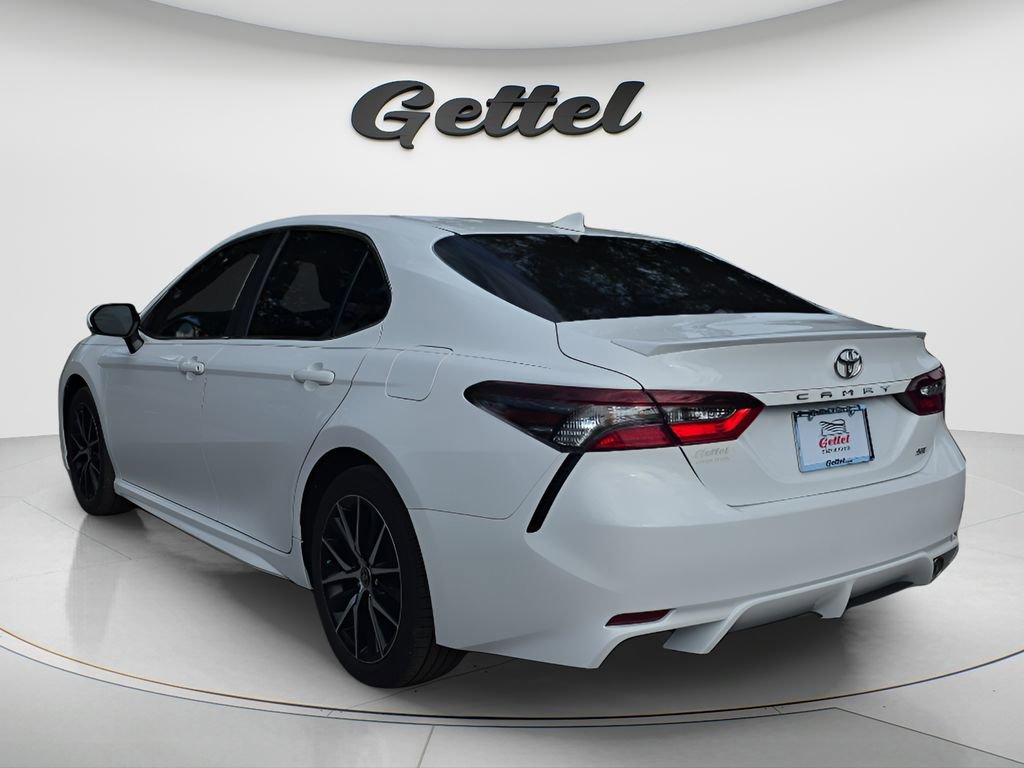 Used 2024 Toyota Camry SE FWD image 7