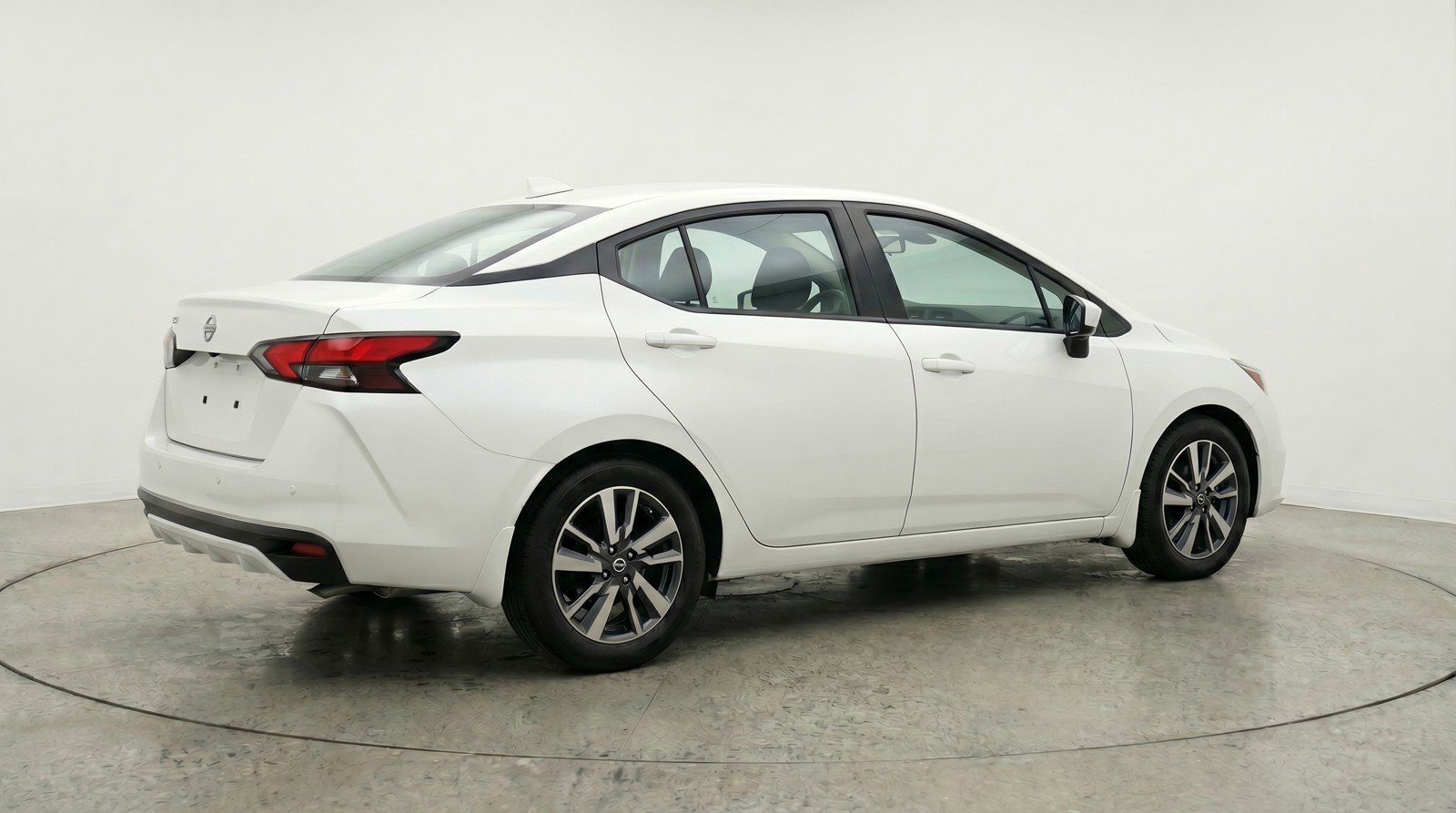 Used 2025 Nissan Versa SV FWD image 9