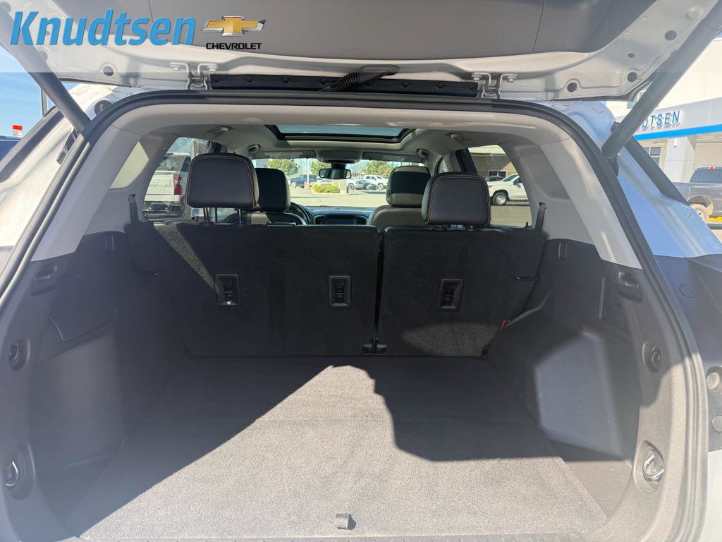 Used 2022 GMC Terrain AT4 w/ Tech Package AWD/4WD image 17