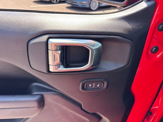 Used 2025 Jeep Wrangler Sport AWD/4WD image 13