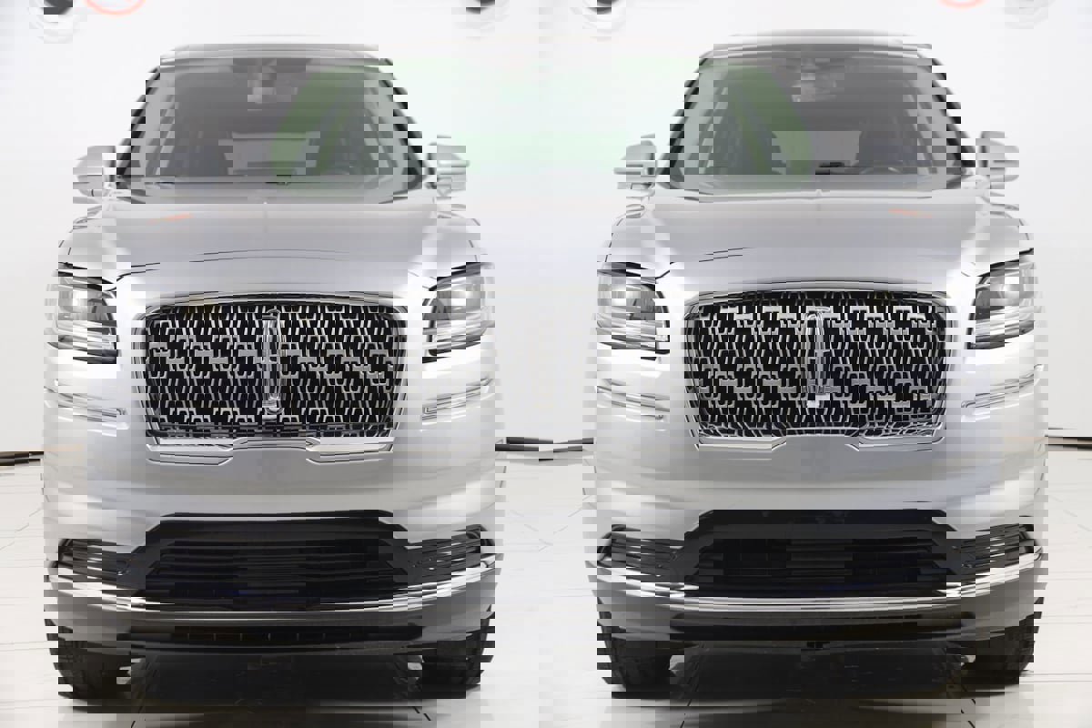 Used 2021 Lincoln Nautilus FWD w/ Equipment Group 101A image 50