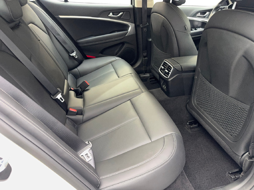Used 2026 Genesis G70 2.5T RWD image 41