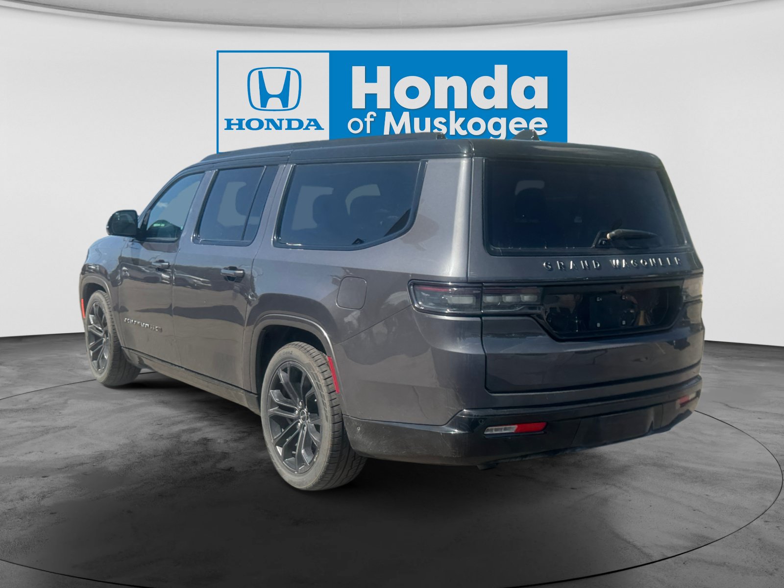 Used 2024 Jeep Grand Wagoneer L Series II w/ Quick Order Packagew 28T AWD/4WD image 7