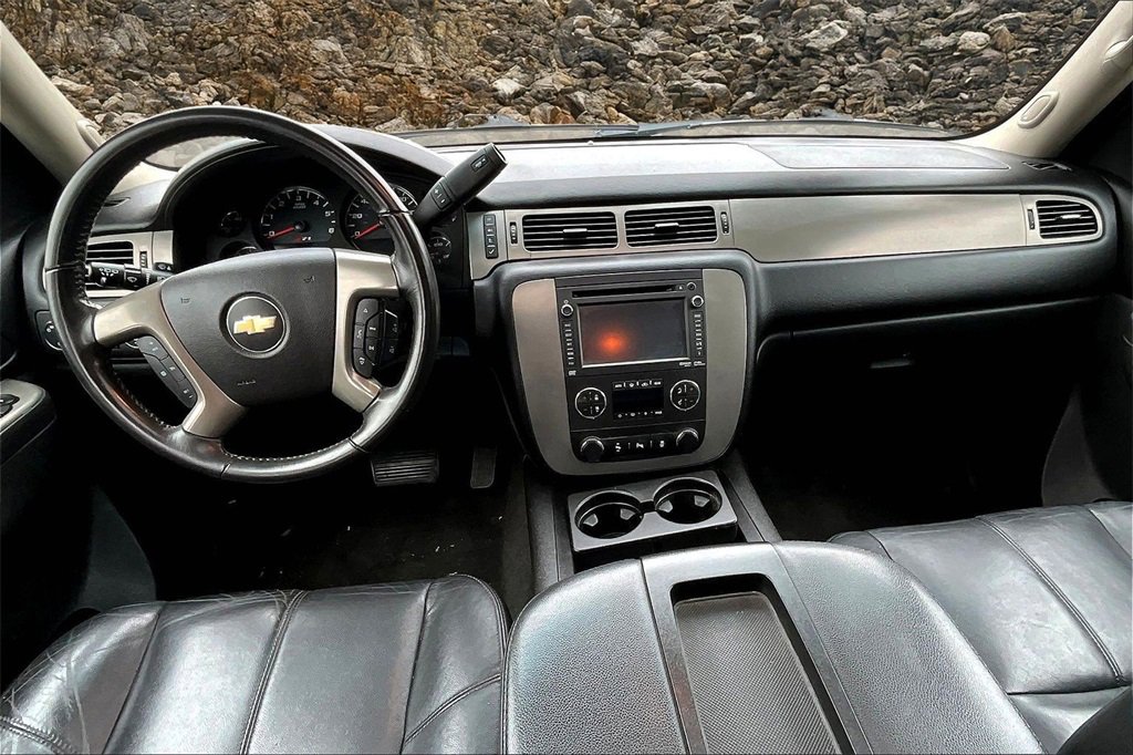 Used 2013 Chevrolet Suburban LT image 14