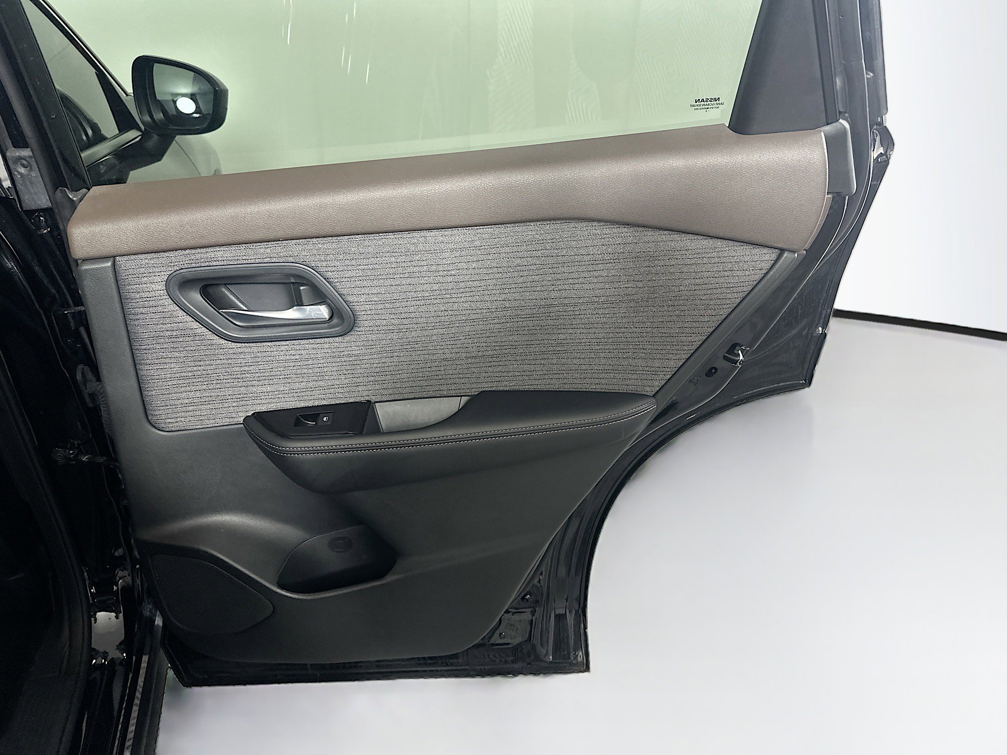 Used 2023 Nissan Rogue SV FWD image 28