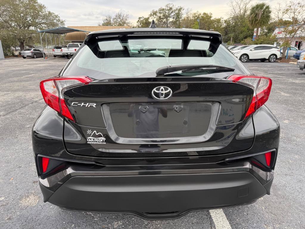 Used 2019 Toyota C-HR XLE FWD image 9