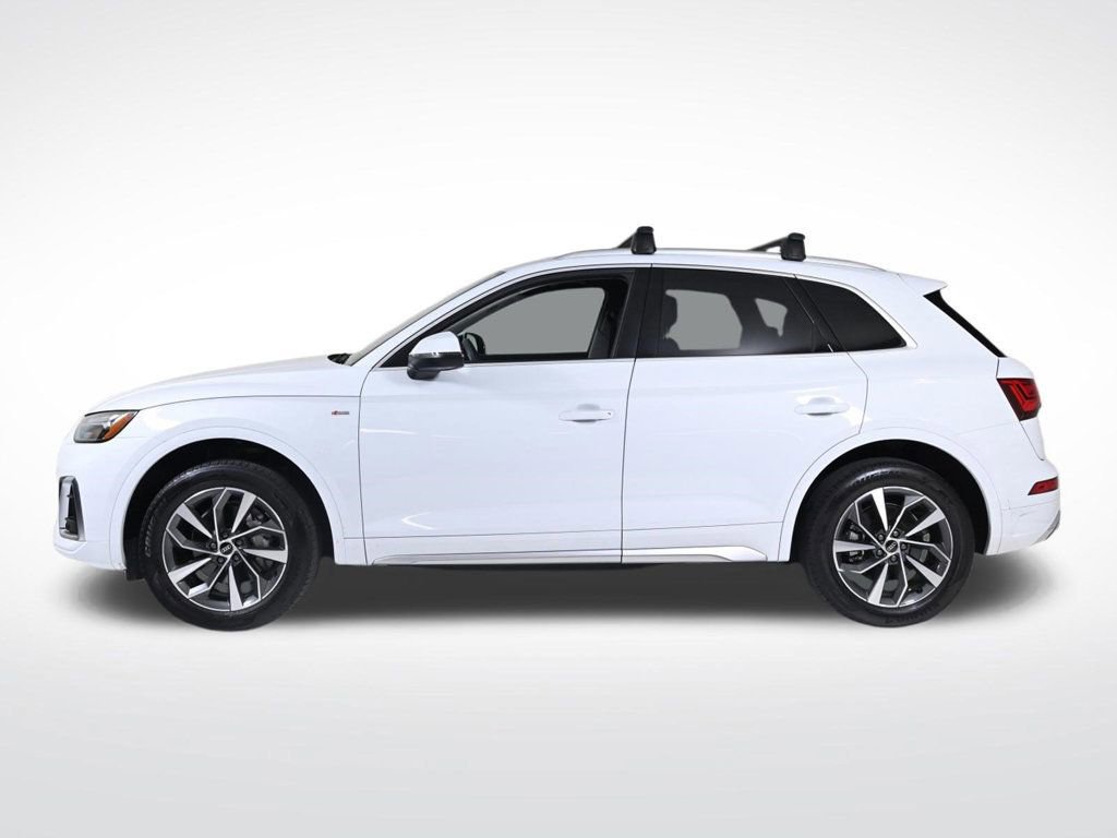Used 2024 Audi Q3 2.0T Premium w/ Convenience Package AWD/4WD image 2