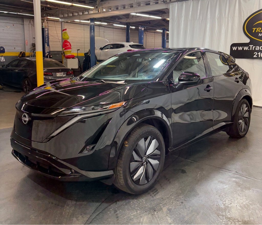 Used 2024 Nissan Ariya AWD image 3