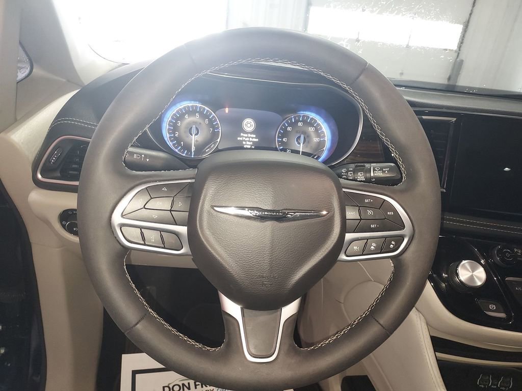 Used 2022 Chrysler Pacifica Limited image 20