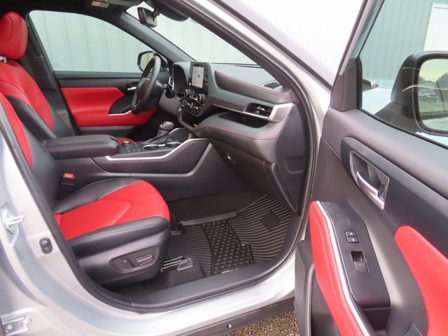 Used 2023 Toyota Highlander XSE image 23