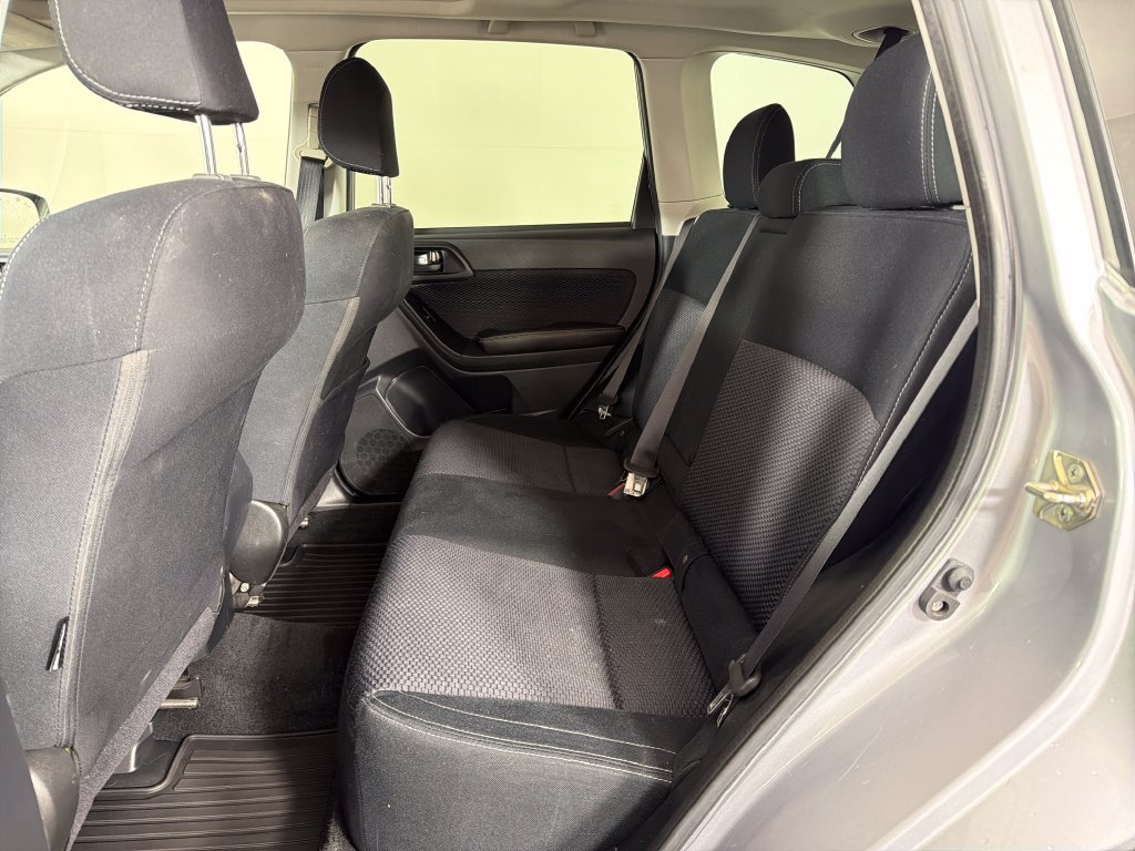 Used 2017 Subaru Forester 2.5i Premium AWD/4WD image 19