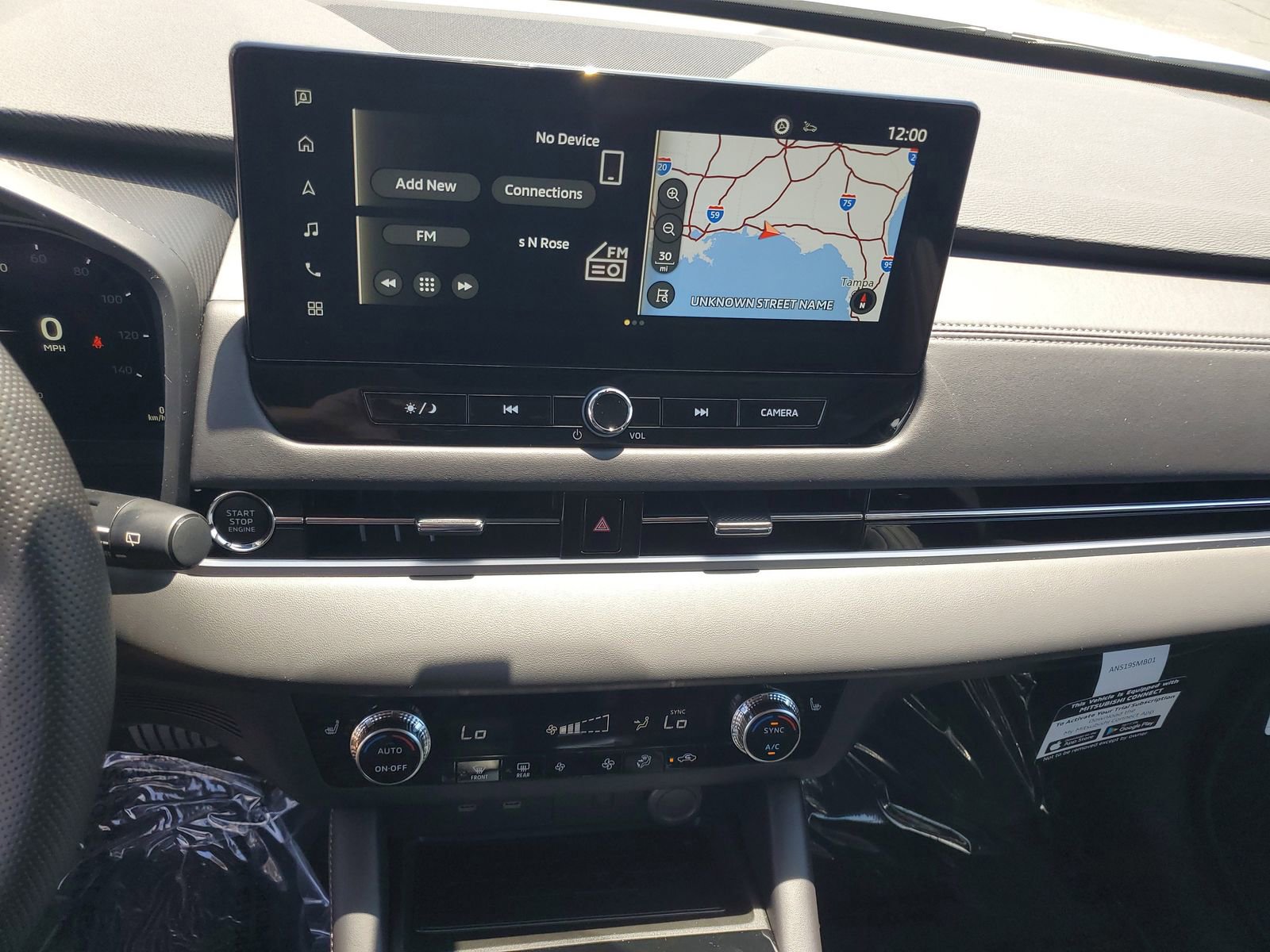 New 2025 Mitsubishi Outlander SE image 15