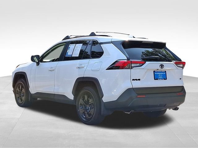 Used 2020 Toyota RAV4 LE w/ Carpet Mat Package FWD image 4