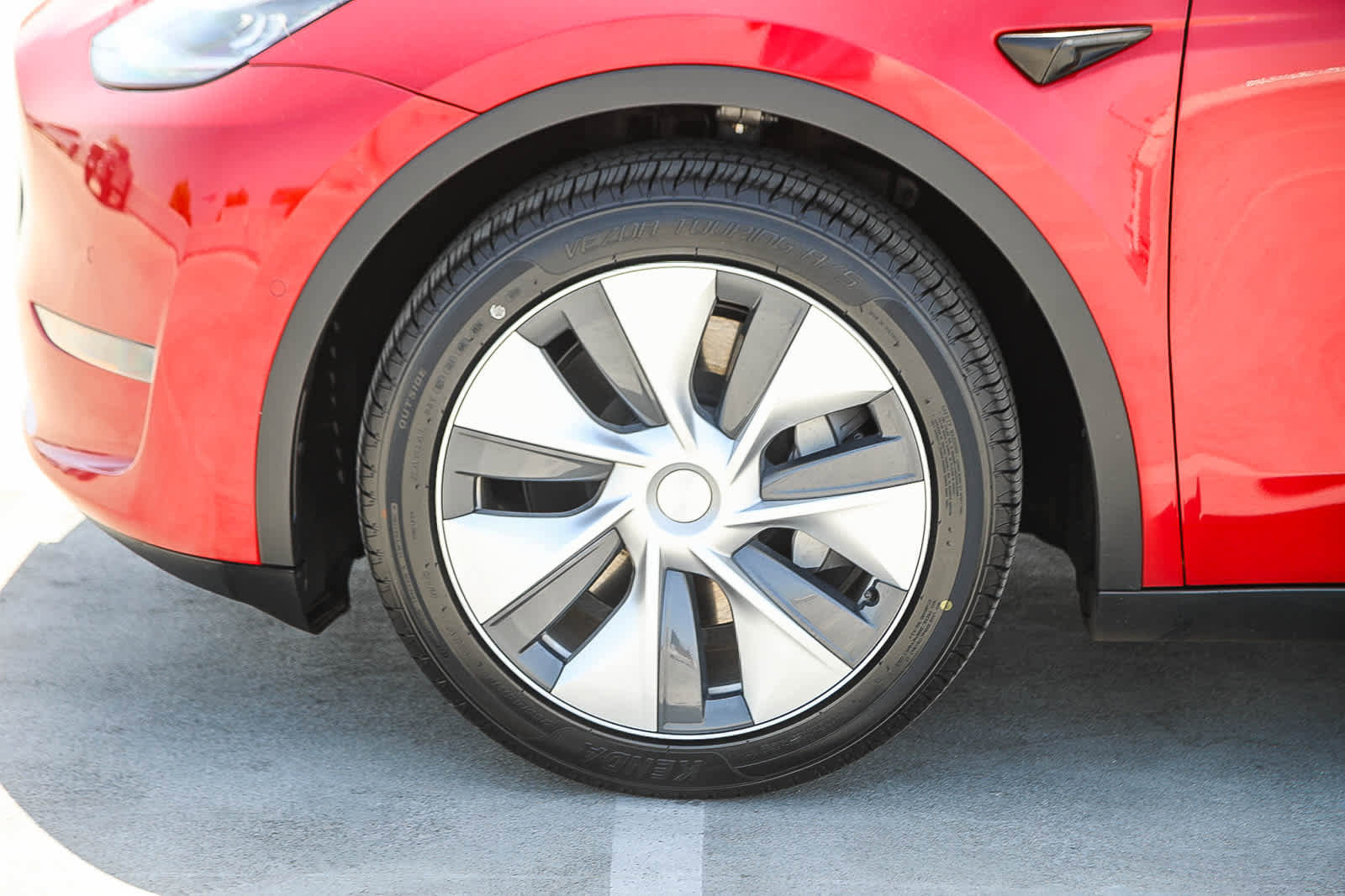 Used 2021 Tesla Model Y Long Range AWD/4WD image 10