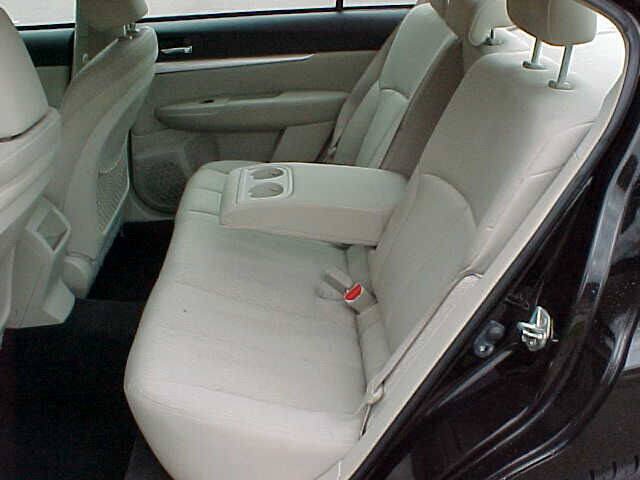 Used 2010 Subaru Legacy 2.5i Premium AWD/4WD image 10