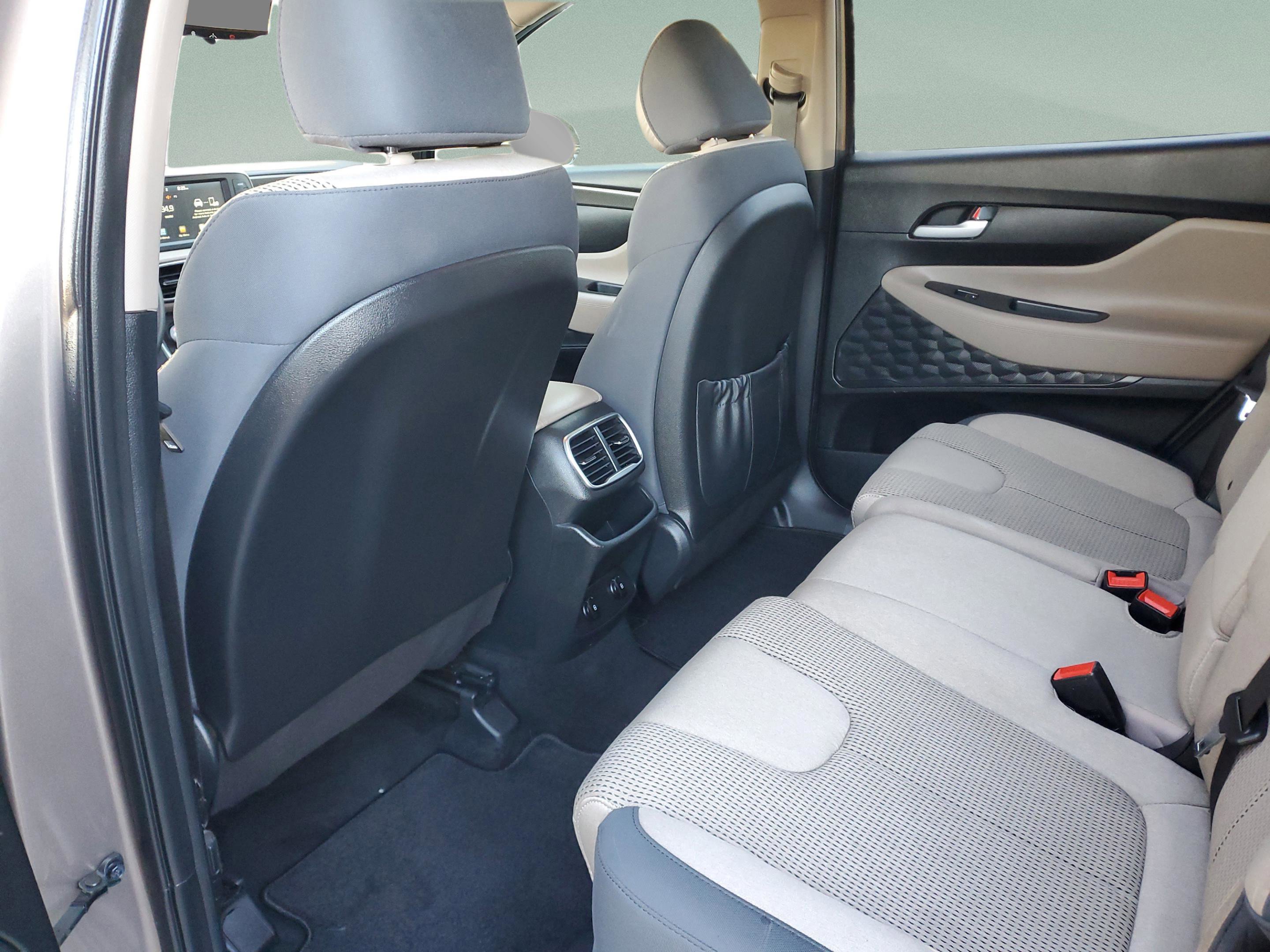 Used 2019 Hyundai Santa Fe SEL image 10