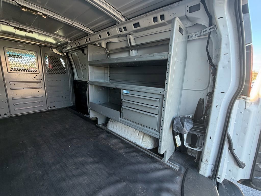 Used 2021 GMC Savana 2500 w/ Driver Convenience Package image 15