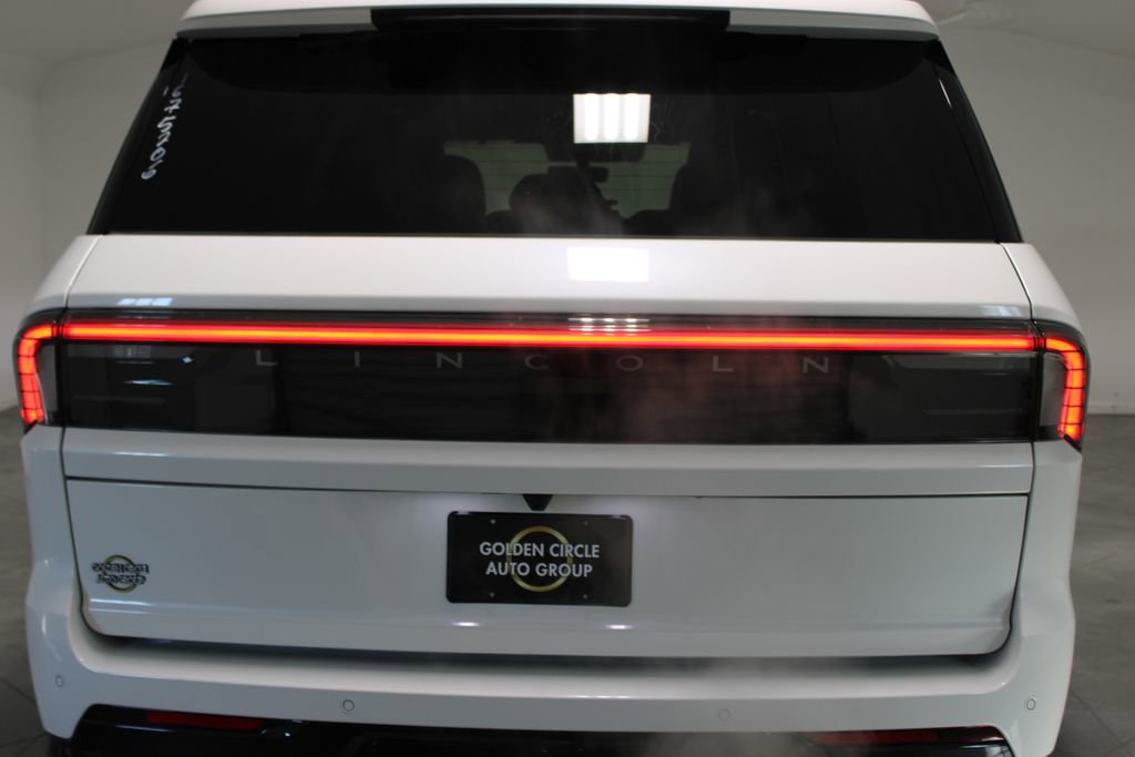 New 2026 Lincoln Navigator Reserve image 23