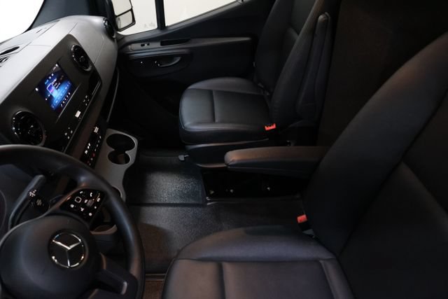 Used 2022 Mercedes-Benz Sprinter 2500 image 57