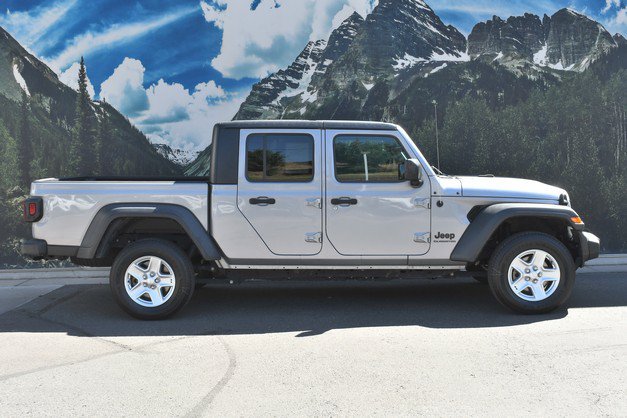 Used 2020 Jeep Gladiator Sport w/ Quick Order Package 24S AWD/4WD image 2
