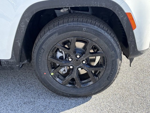 New 2026 Jeep Grand Cherokee Laredo image 11