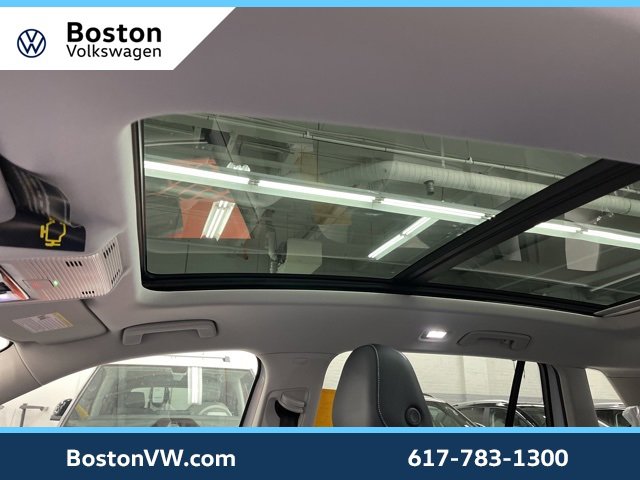 New 2026 Volkswagen Tiguan SE image 25