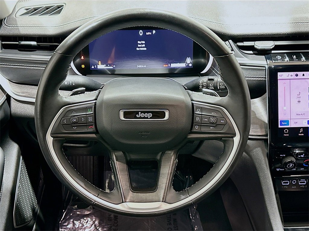 Used 2022 Jeep Grand Cherokee Limited image 11