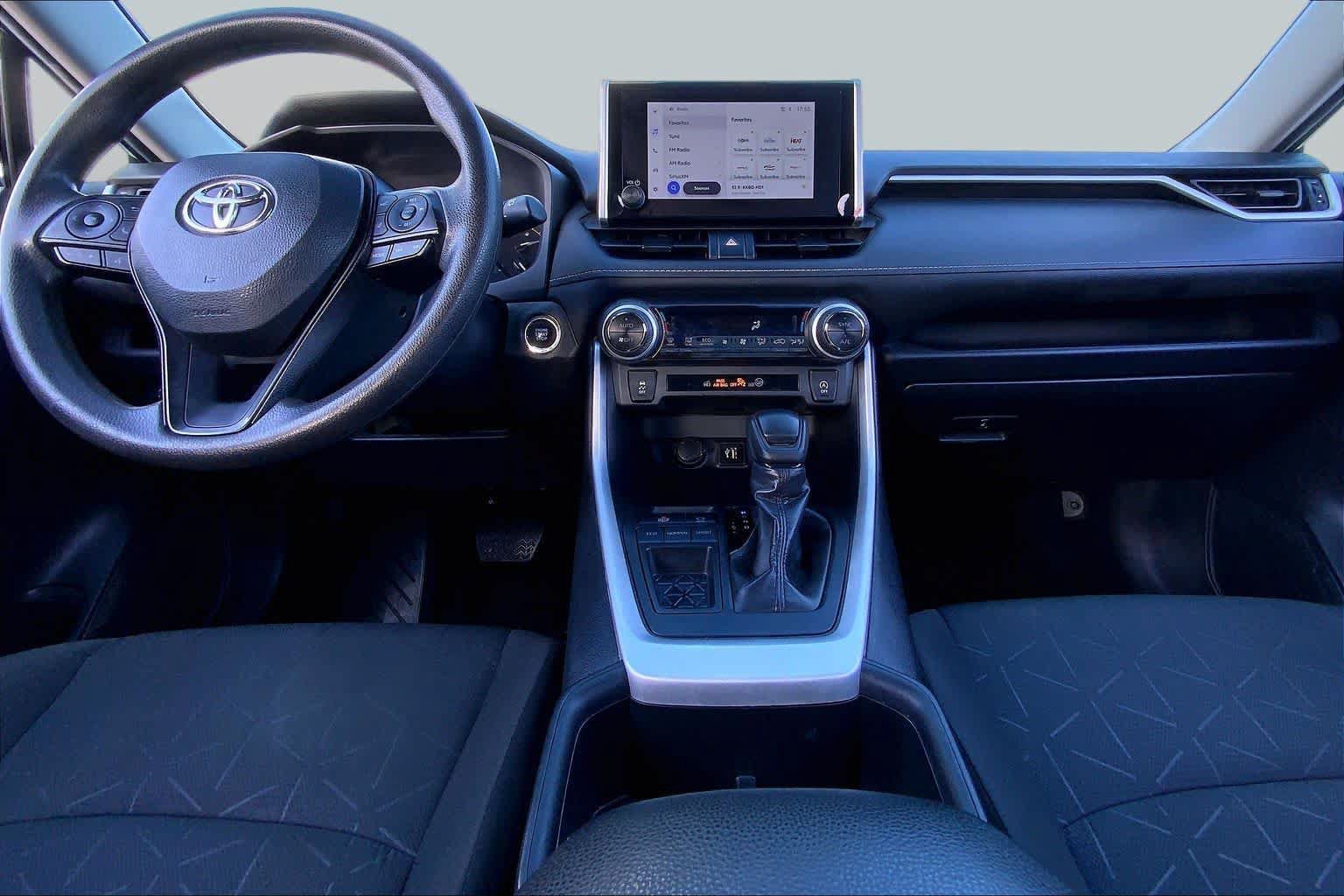 Used 2024 Toyota RAV4 XLE FWD image 14