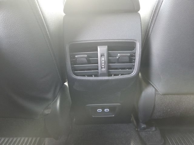 Used 2026 Toyota Corolla Cross XLE FWD image 22