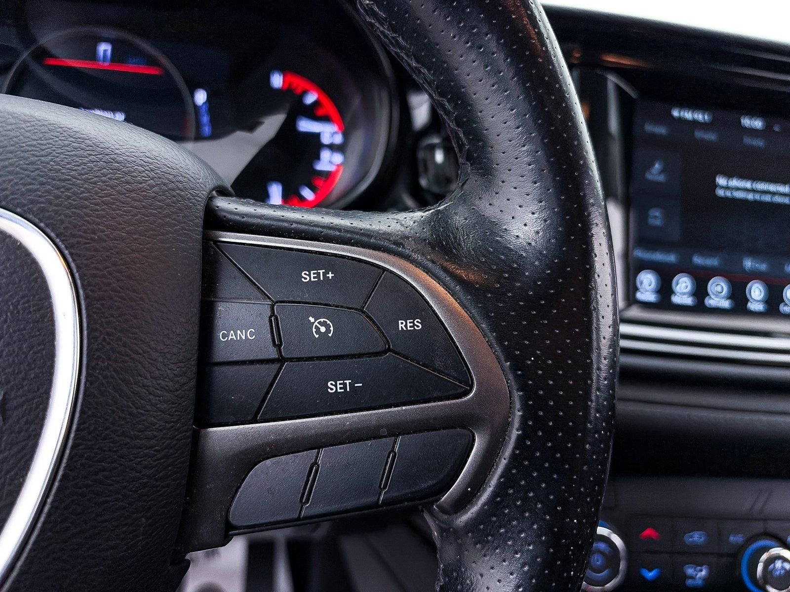 Used 2022 Dodge Durango SXT AWD/4WD image 29
