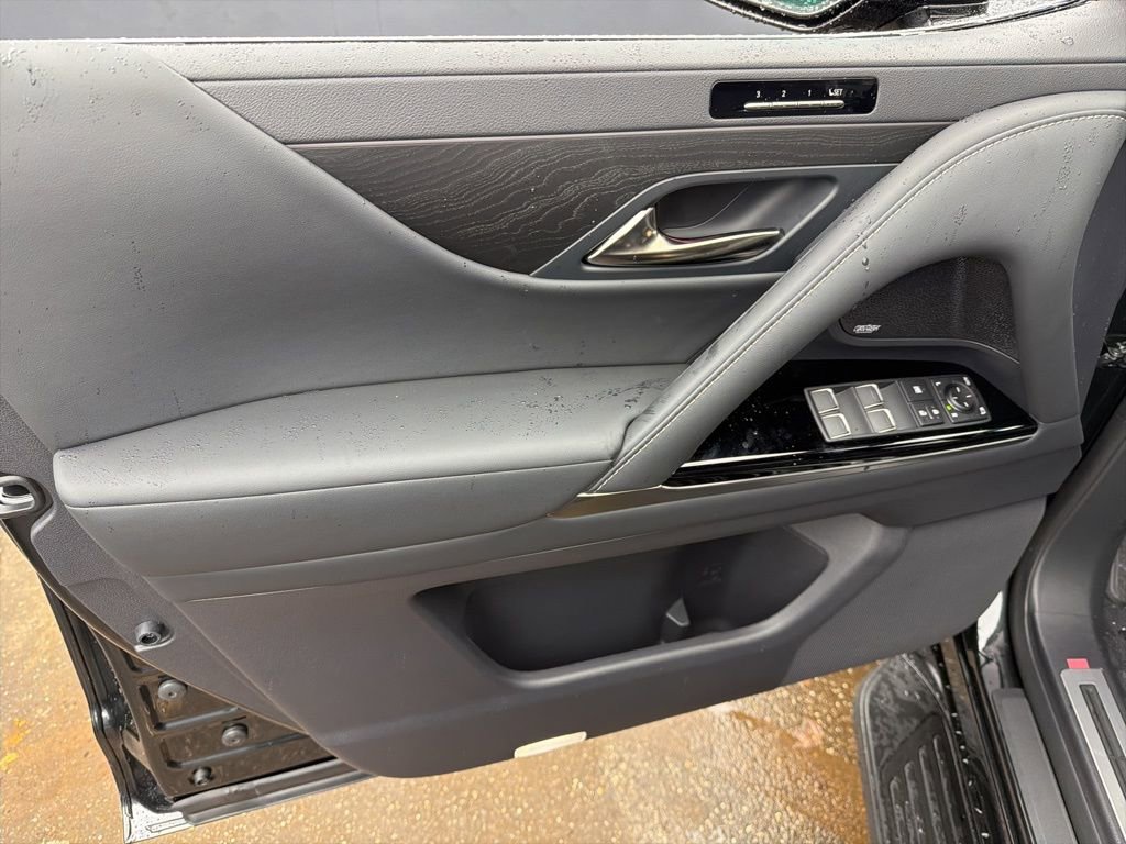 New 2026 Lexus LX 700h Luxury image 10