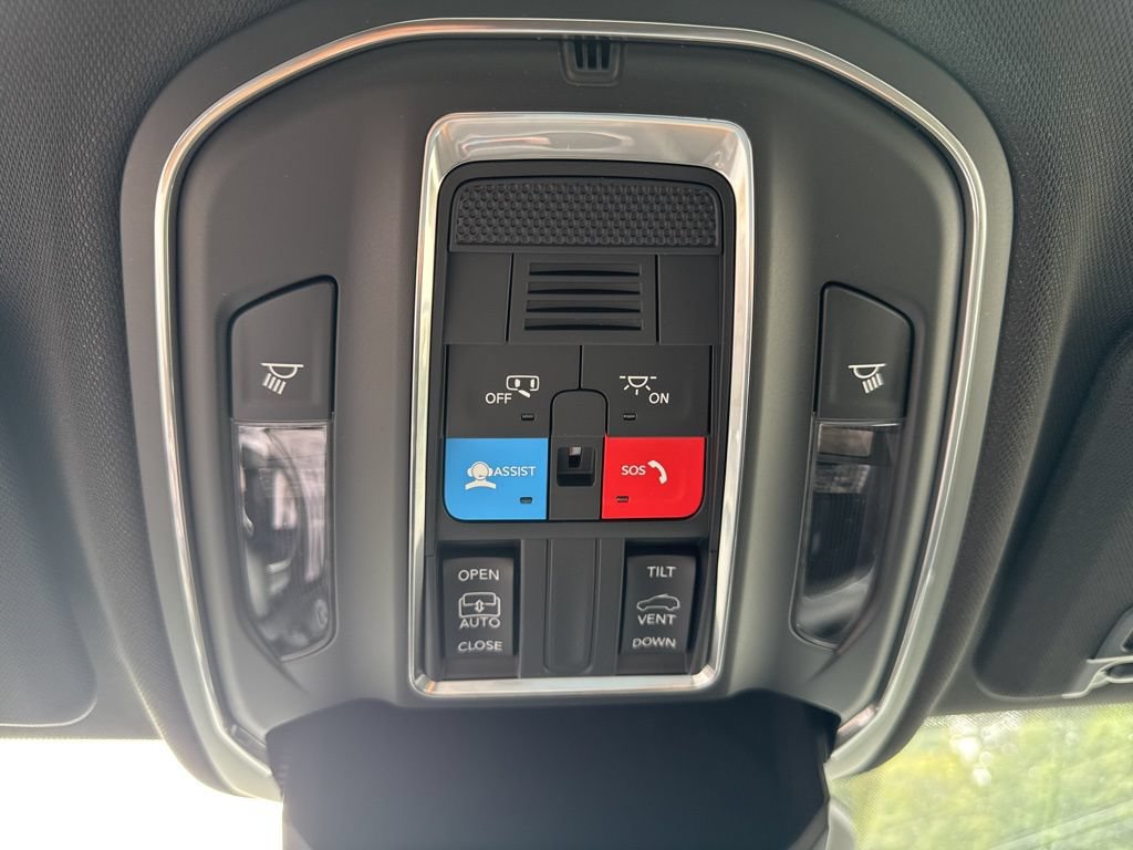 New 2025 Jeep Grand Cherokee Laredo X AWD/4WD image 13