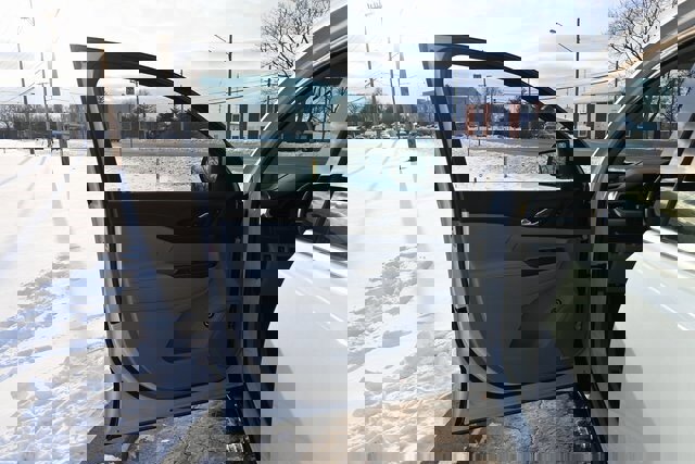 Used 2021 GMC Acadia SLT w/ Technology Package image 26