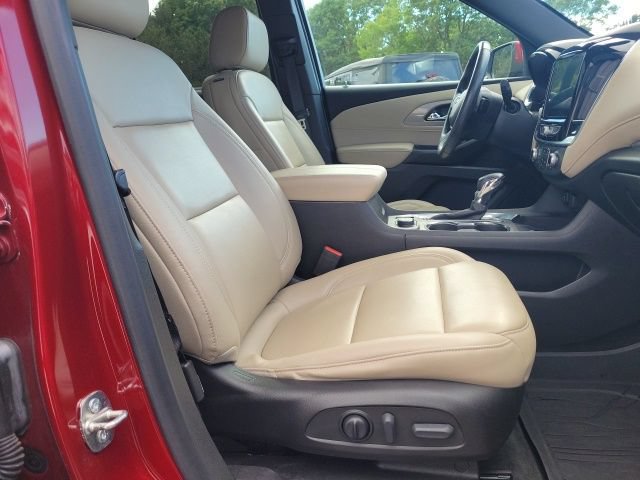 Used 2022 Chevrolet Traverse LT w/ LT Premium Package AWD/4WD image 29