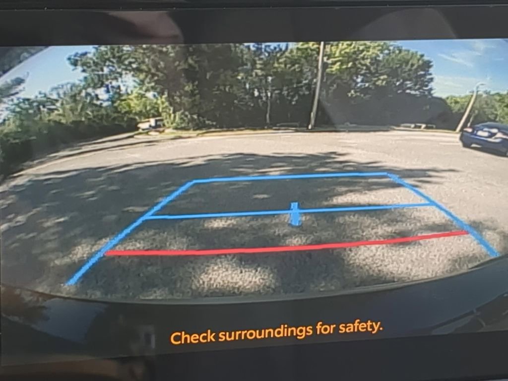 Used 2025 Toyota Prius LE FWD image 19