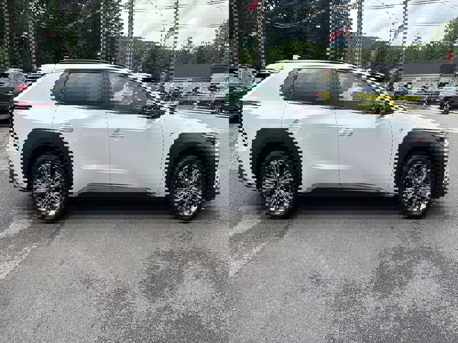 Used 2023 Subaru Solterra AWD image 9