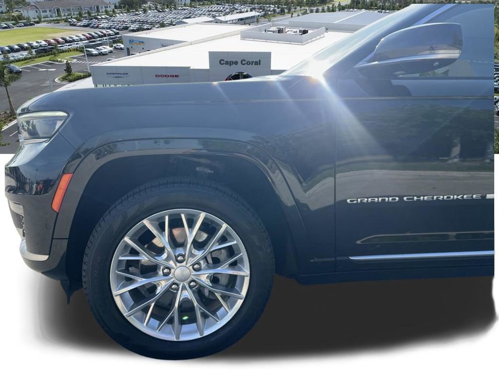 Certified 2021 Jeep Grand Cherokee L Summit w/ Advanced Protech Group IV AWD/4WD image 29