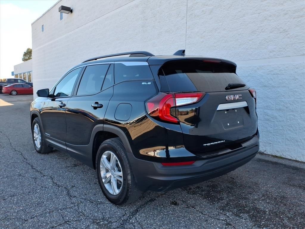 Certified 2022 GMC Terrain SLE w/ Driver Convenience Package image 8