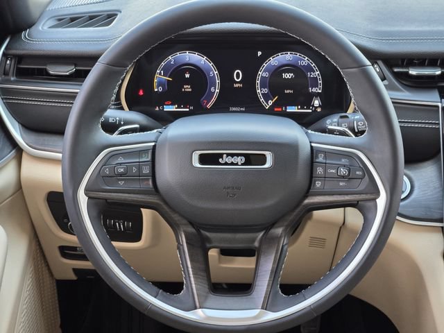 Certified 2023 Jeep Grand Cherokee Limited w/ Black Appearance Package AWD/4WD image 28