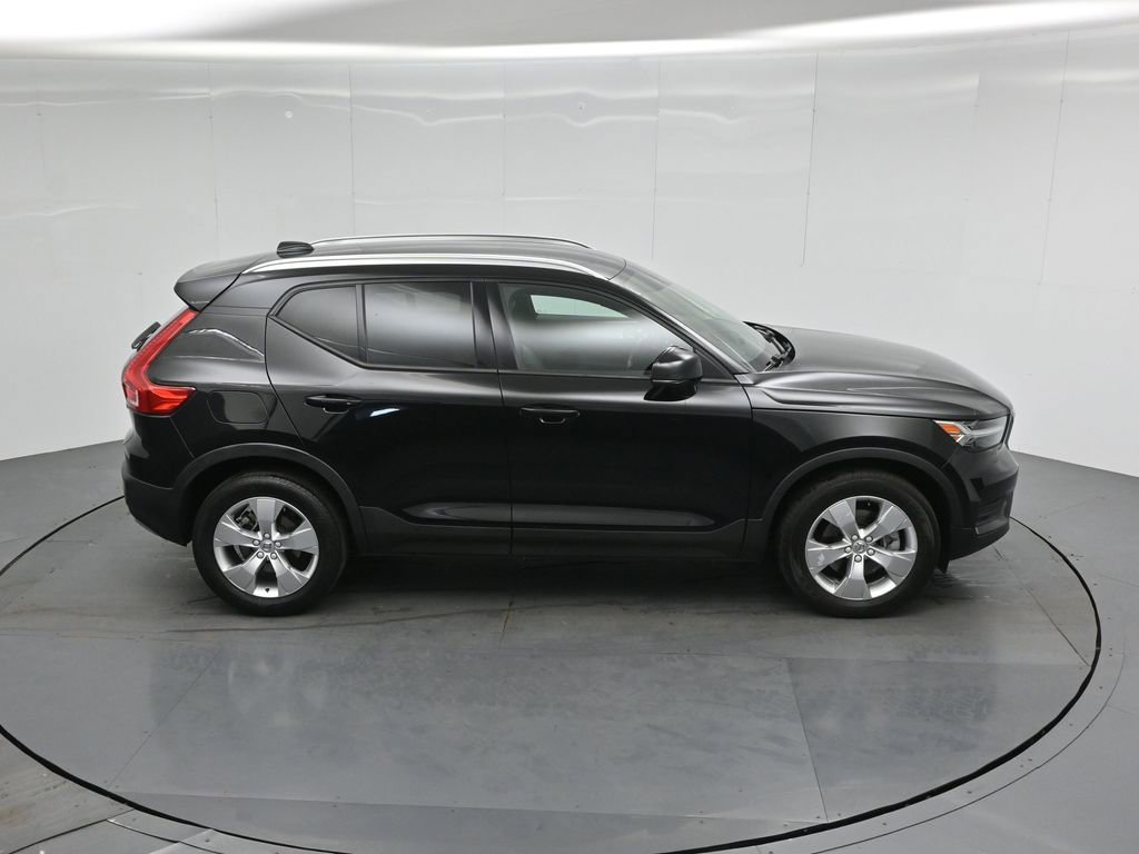 Used 2022 Volvo XC40 T5 Momentum AWD/4WD image 37