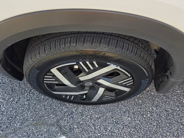 Used 2026 Nissan Kicks SV FWD image 17